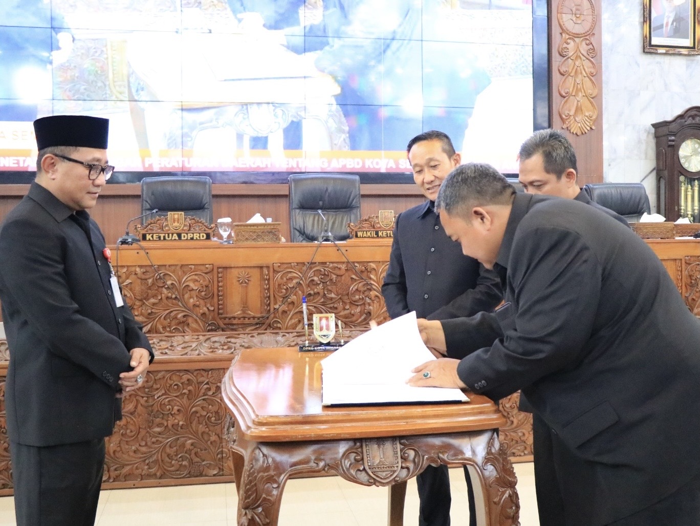 Post Image Rapat Paripurna dengan agenda Persetujuan bersama Penetapan Raperda tentang Anggaran Pendapatan dan Belanja Kota Semarang TA 2026 menjadi Peraturan Daerah APBD Kota Semarang TA 2026