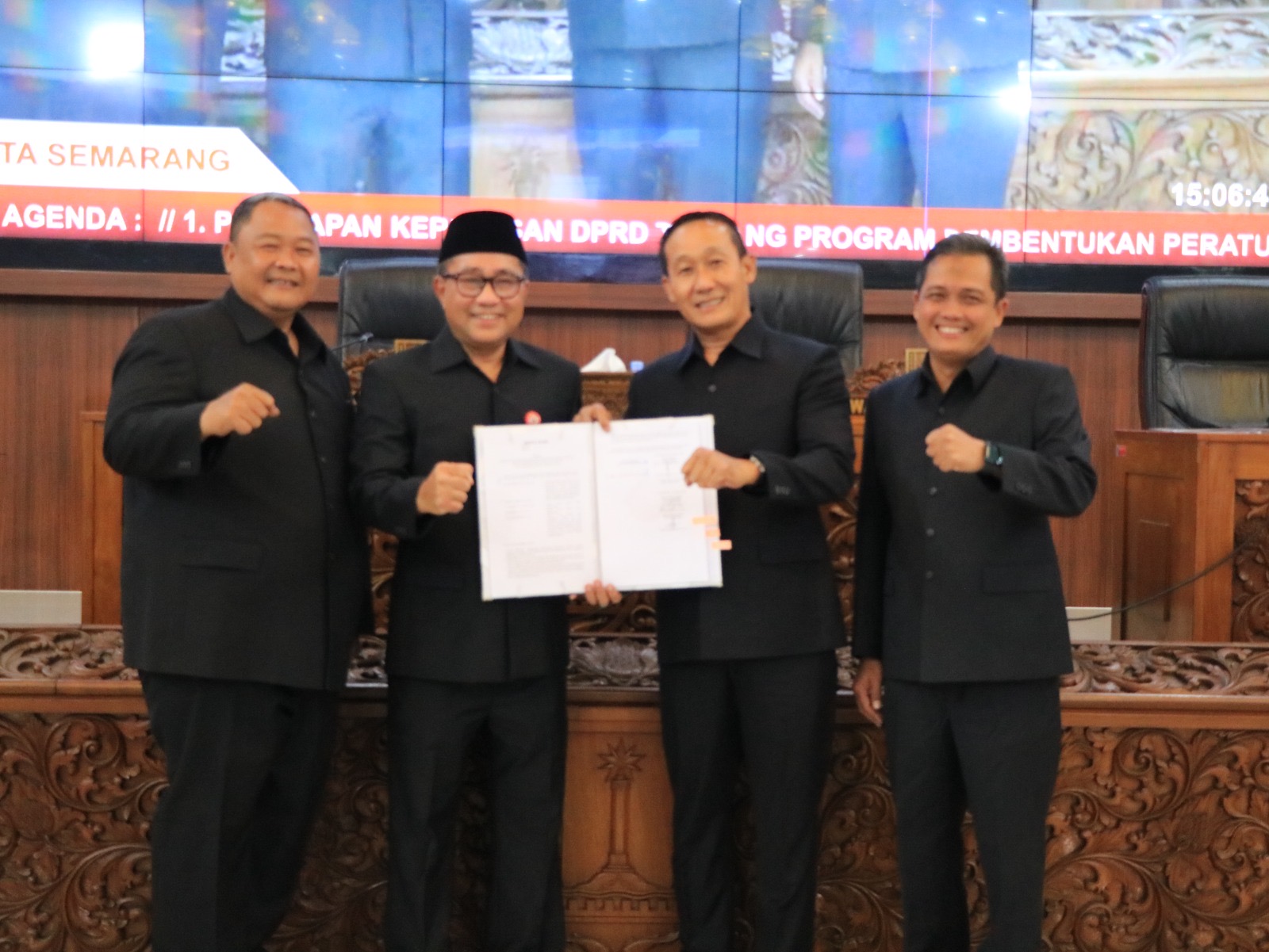 Post Image Rapat Paripurna dengan agenda Persetujuan bersama Penetapan Raperda tentang Anggaran Pendapatan dan Belanja Kota Semarang TA 2026 menjadi Peraturan Daerah APBD Kota Semarang TA 2026