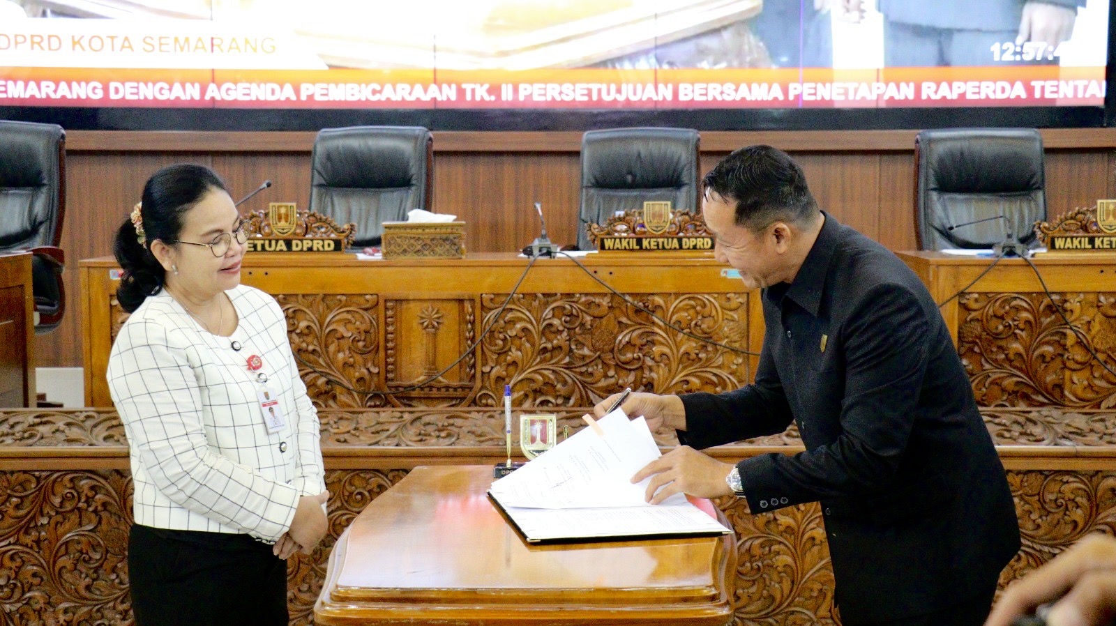 Image Blog Rapat Paripurna Persetujuan Bersama Penetapan Raperda tentang Rencana Pembangunan Jangka Menengah Daerah Kota Semarang Tahun 2025 2029 menjadi Perda
