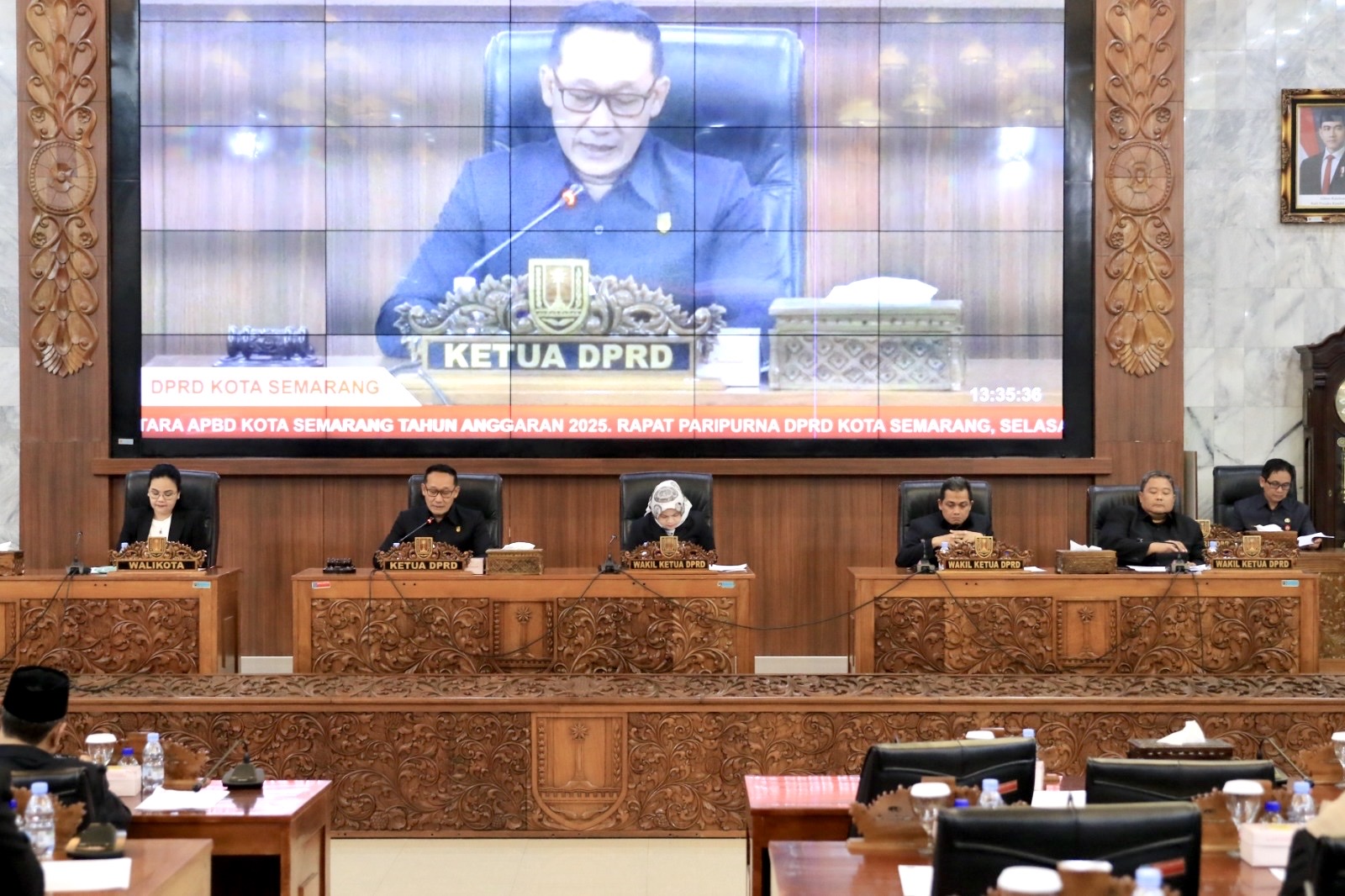 Image Blog Rapat Paripurna dengan agenda Penandatanganan Nota Kesepakatan Rancangan Perubahan Kebijakan Umum Anggaran dan Perubahan Prioritas dan Plafon Anggaran Sementara APBD Kota Semarang TA 2025